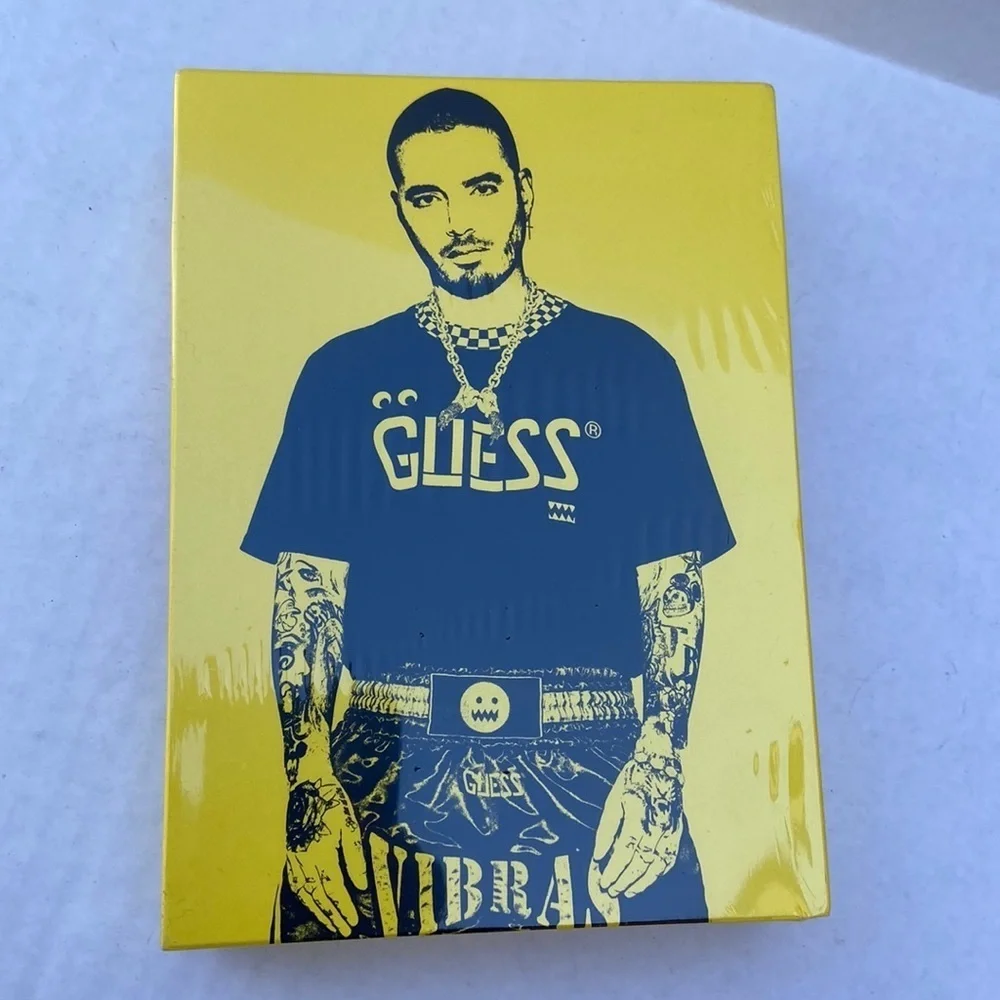 GUESS J BALVIN 20 Notecard with Envelope Set